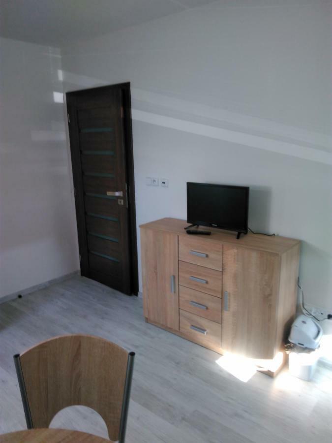 Hotel Vinotéka U Kozů Nové Město nad Metují Esterno foto